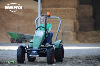 AKTION BERG Pedal-Gokart Fendt + Anhänger Trailer XL